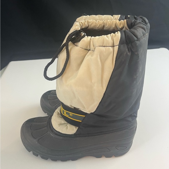 Sorel waterproof boots - Picture 4 of 7